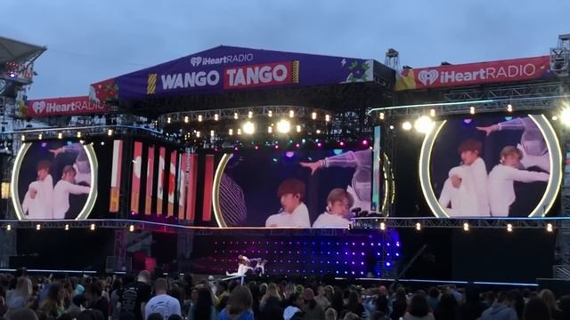 TOMORROW X TOGETHER - CROWN LIVE (Wango Tango 2019) смотреть онлайн