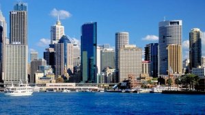 Канберра — столица Австралии, являющаяся самым большим городом, построенным не на побережье