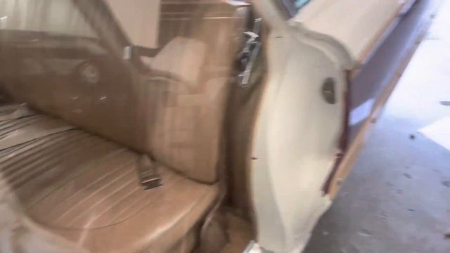 Tom & George's 1964 Ford Country Squire "Hazel" - Carpet, Seats and Seatbelts are complete! смотреть онлайн