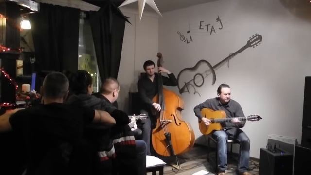 Hot Club de Bucharest - Cafe Bar "La Etaj" 19 dec 2012.wmv смотреть онлайн