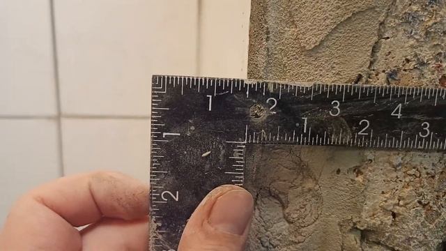 Как уложить плитку на очень кривые стены .DIY смотреть онлайн