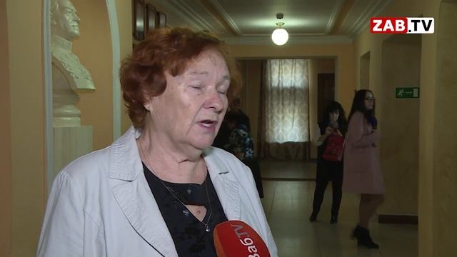 Учитель английского языка в Чите: "Стаж 51 год в образовании - не предел!" смотреть онлайн