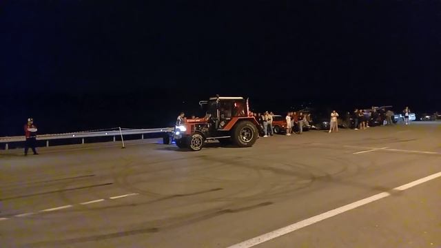 Стритресинг трактор жгёт. Санёк тоже зжесь. смотреть онлайн