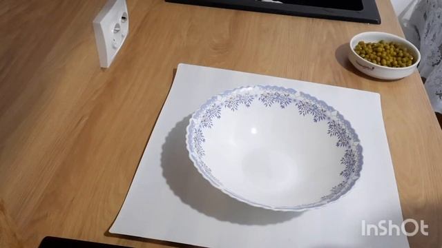 Салат из свеклы с репчатым луком и зелёным горошком #салатсосвеклой #салатовощной #галинаподлеских смотреть онлайн