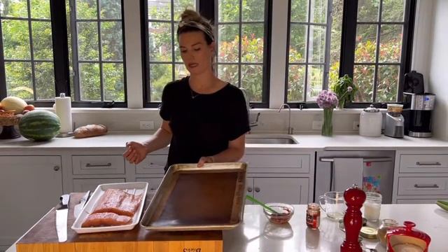 Chef Mary Nolan Makes A Quick Curried Salmon смотреть онлайн