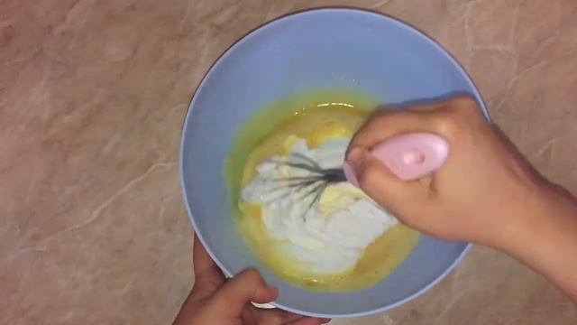 Smetannik. Xamadan hazırlanan әn yüngül, әn dadlı piroq ola bilәr.. смотреть онлайн