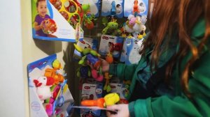 Реборн Даниэль выбирает игрушки. Reborn Daniel chooses toys in market