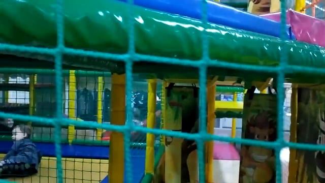 УЖЕ НАЧАЛИ ОТМЕЧАТЬ\ПОЕХАЛИ В ЛАБИРИНТ БОГОТОЛ\ВЫИГРАЛА ВАСЮ\ смотреть онлайн