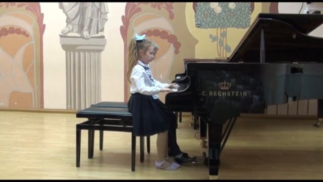 А Петров Марш. Исполняют Вероника Алексеева и Артем Шмелев (фортепиано) смотреть онлайн