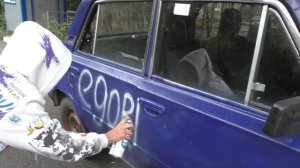 БОГАТЫЕ БРАТЬЯ РАЗБИЛИ МАШИНУ БЕДНОМУ ШКОЛЬНИКУ!