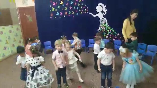 Песня для мамы.Поют дети для мам смотреть онлайн