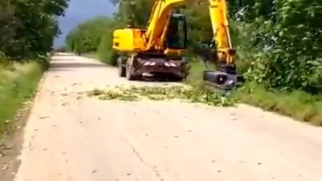 TFX120 Мульчер измельчитель GFGORDINI на экскаваторе JCB JS 210 смотреть онлайн