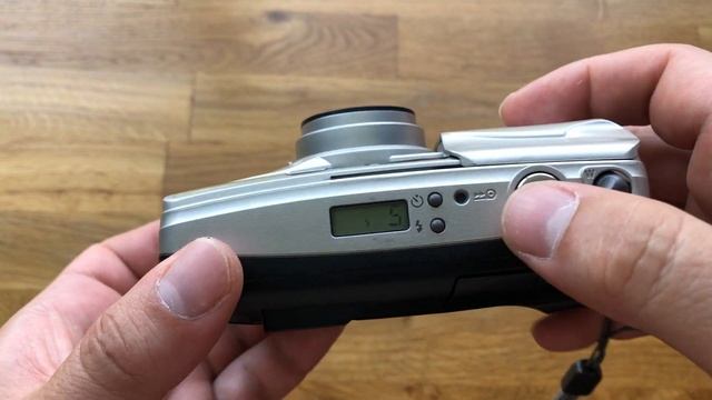 35mm film camera how to load a film and use OLYMPUS SUPERZOOM 70G смотреть онлайн