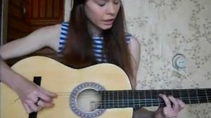 Северный ветер Тихо ветви колышет, Маленький домик Стоит у реки   Там маленький мальчик Тянет к мам