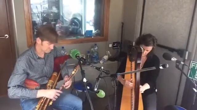 Laoise Kelly (harp) & Tiarnan O Duinnchinn (Uilleann Pipes) @ Scoil Samhraidh Willie Clancy 2017