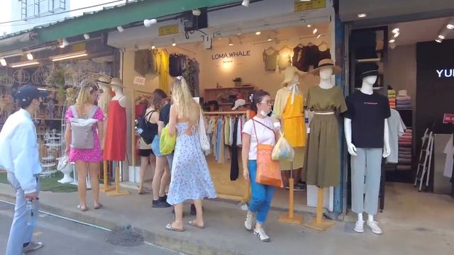 Walk through at Chatuchak Weekend Market / Shopping at Bangkok смотреть онлайн