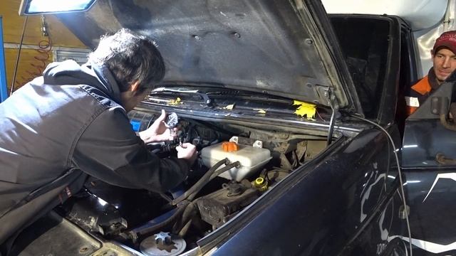 Свой Автосервис ч1/что-то с двигателем УАЗ Карго/мертвый Opel Astra J смотреть онлайн