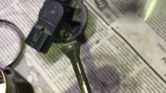 Чистка клапана ЕГР на ХОНДЕ ОДИССЕЙ RA6. ホンダオデッセイ車のEGRバルブ. EGR Valve On A Honda Odyssey Car