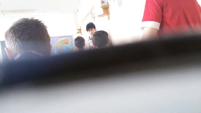 Случай в школе. Учениник кричал на учителя!!! смотреть онлайн