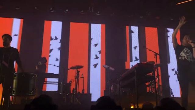 Bastille - Icarus (Vienna Gasometer 08.02.2017) смотреть онлайн