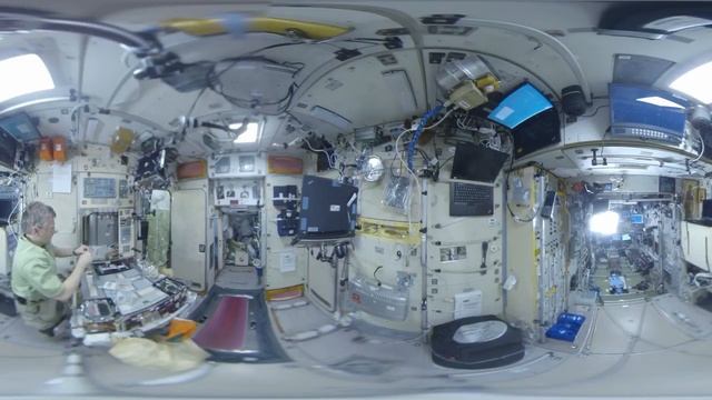 Космос 360׃ завтрак на МКС смотреть онлайн