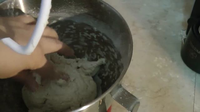 How to make crusty pizza dough with KitchenAid stand Mixer | Fun for kids смотреть онлайн