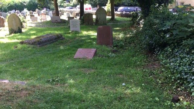 Andy Gibb memorial stone at St Mary’s Thame 2018 смотреть онлайн