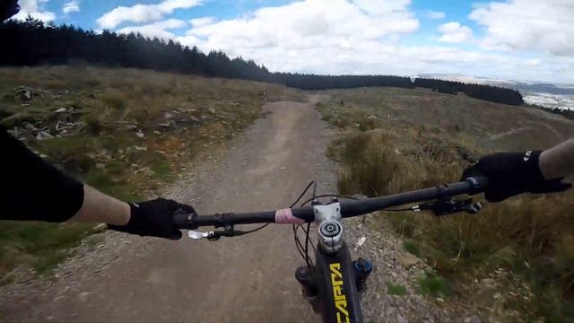 BPW reds 'vicious valley' into 'a470' jump line смотреть онлайн