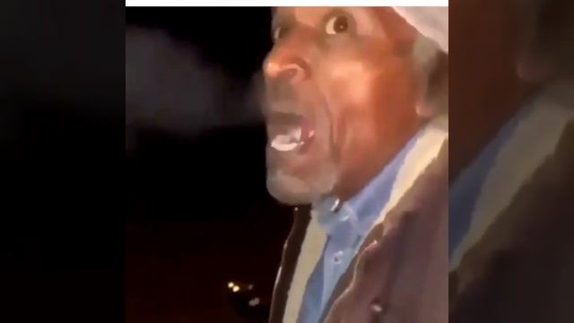 Crackhead Does Impossible Trick With A Cigarette ? смотреть онлайн