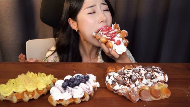 리얼 겉바속쫀? 누텔라 딸기 크로플에 몰티저스 에그와플 먹방 ASMR 디저트ㅣ초콜릿 슈크림 티라미수ㅣDessert Croissant Waffle Mukbang