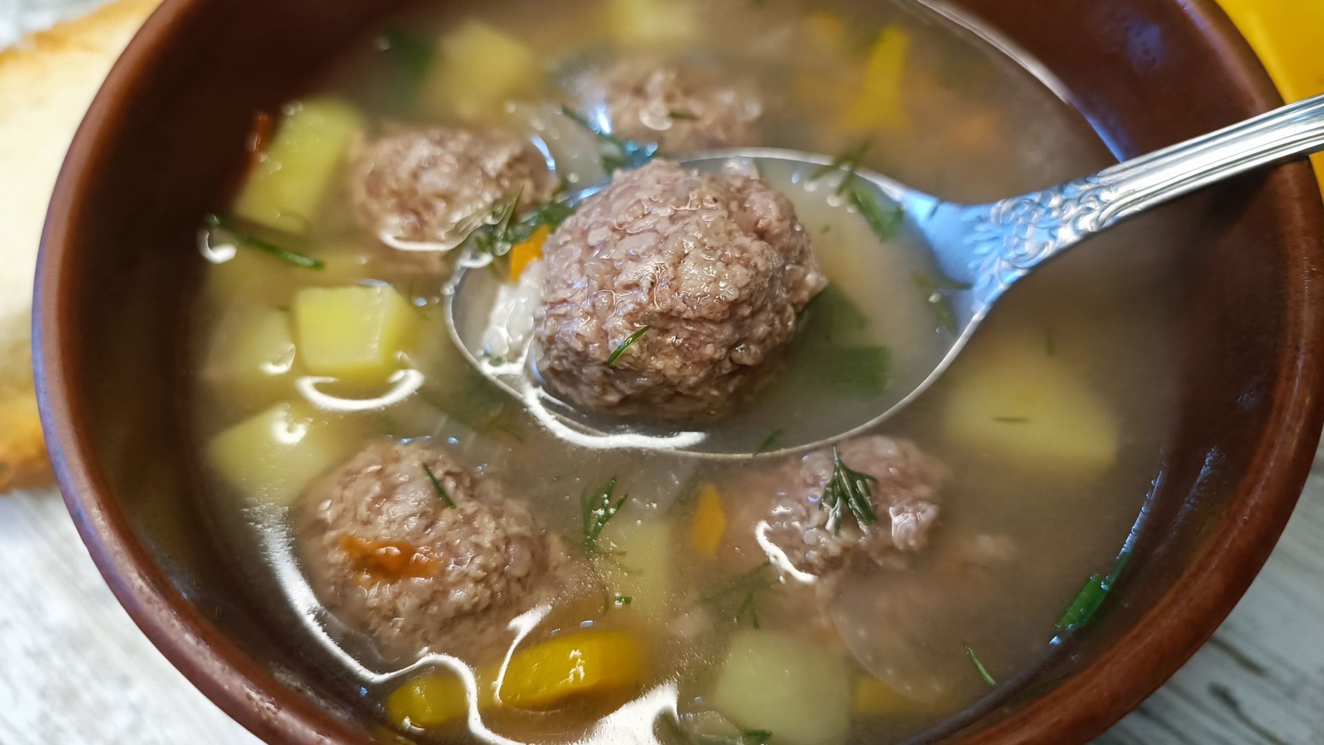 Очень Вкусный суп с фрикадельками.