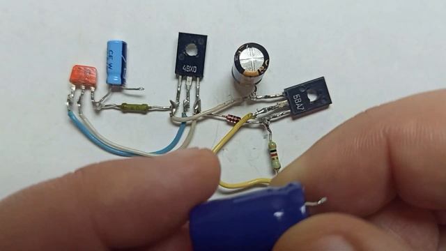 Простой усилитель на трех транзисторах смотреть онлайн