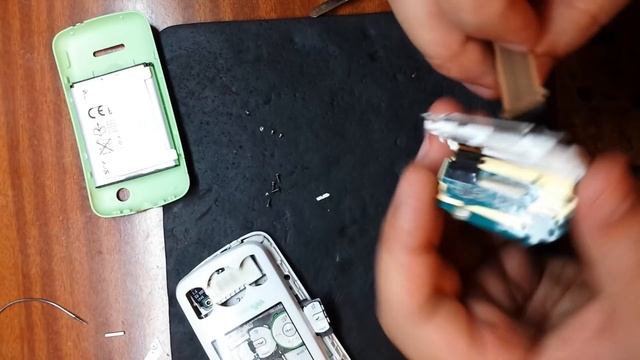 Sony Ericsson W100i Spiro / flex problem смотреть онлайн