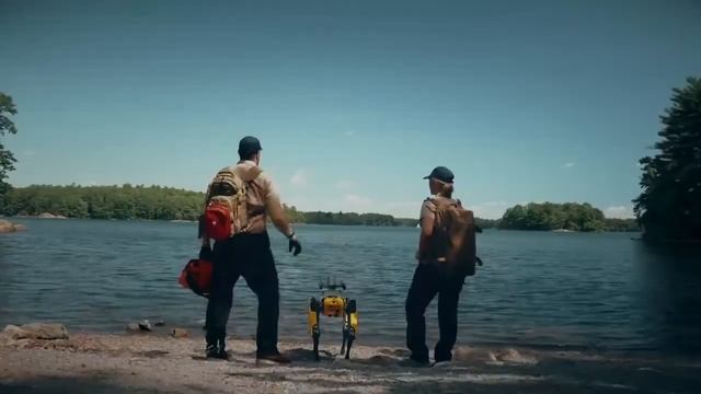 Роботы Hyundai Boston Dynamics стали охранниками и страховыми агентами смотреть онлайн