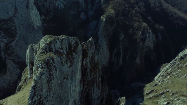 Наглые грабители явно ошиблись хатой и получили такой прием, какой никогда не забудут смотреть онлайн