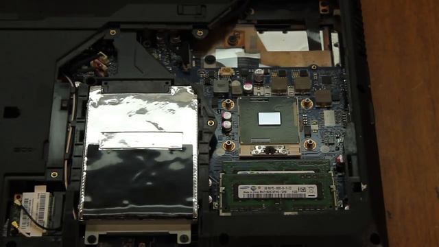 Перекуп ноутбука. Lenovo G570 и ремонт корпуса. смотреть онлайн