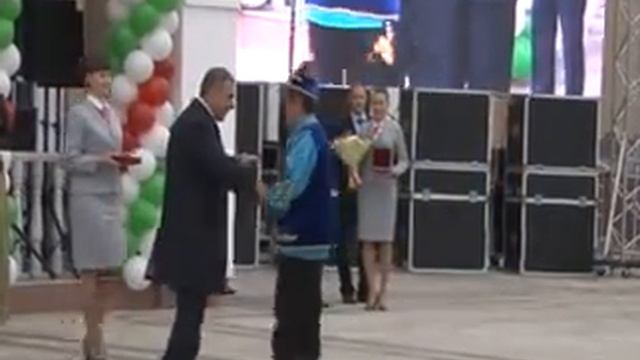 В Альметьевске после реконструкции открылся районный Дом культуры «Иске Әлмәт» смотреть онлайн