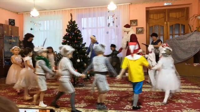 Новый год в детском садике "Золотой петушок" п. Усвяты смотреть онлайн