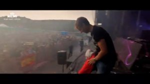 Год из жизни Армина Ван бюрена   A Year with Armin van Buuren на русском
