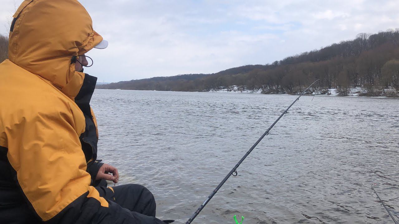 ФИДЕР НА ОКЕ / Рыба вся на ГЛУБИНЕ / НАШЛИ РЫБУ В ЯМЕ смотреть онлайн