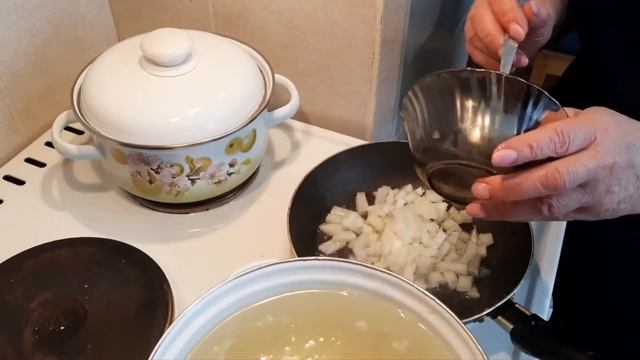 Cуп C мясными фрикадельками