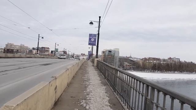 Прогулка по Глазковскому мосту в Иркутске смотреть онлайн