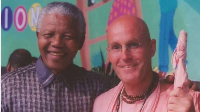 Бхаджа ху ре мана в исполнении Индрадьюмна Свами смотреть онлайн