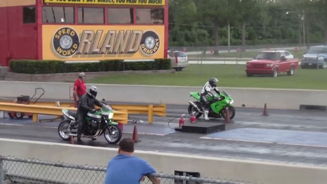 ZRX1100 Mark VS ZX10.MP4 смотреть онлайн