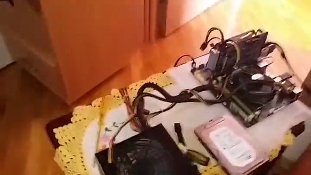 GIGABYTE Nvidia GTX960 2GB running Furmark Xtreme Burn-In смотреть онлайн