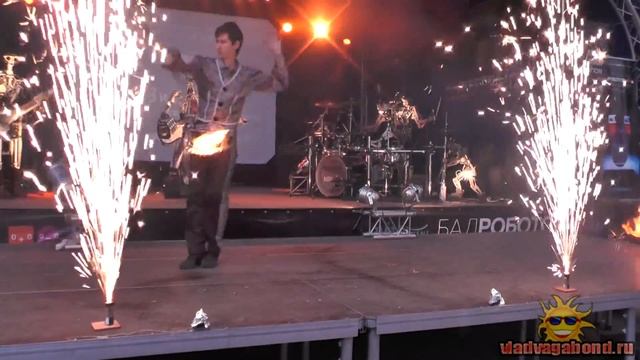Незабываемое fire-show - главное не облить «керосином» партнера по танцу! смотреть онлайн