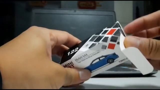 Unboxing MINI GT BMW M4