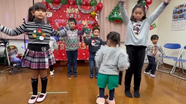 Jingle Bell Rock | Christmas Dance For Kids смотреть онлайн
