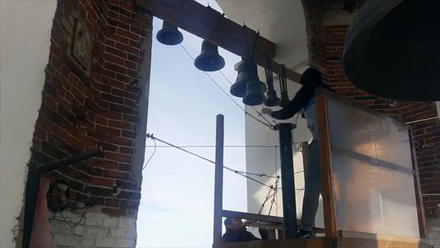 Не профессиональный Пасхальный звон 2018 года смотреть онлайн
