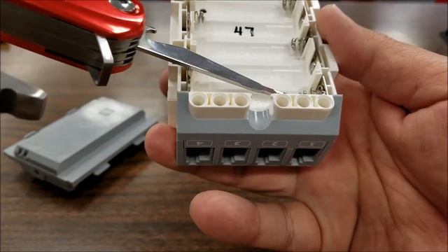 "Fixing A LEGO Mindstorms EV3 Brick That Won't Start - No Lights" смотреть онлайн